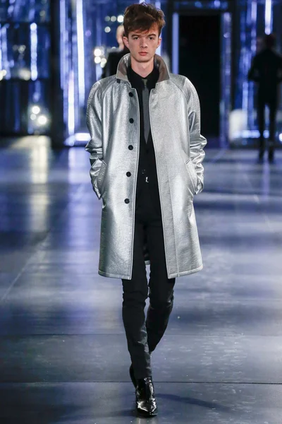 Look 40